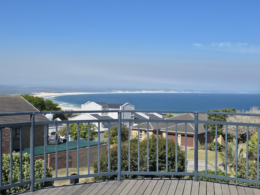 5 Bedroom Property for Sale in Wavecrest Eastern Cape